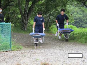 土運び３