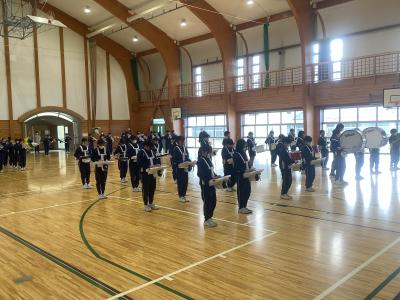鼓笛隊を右側側から見た様子