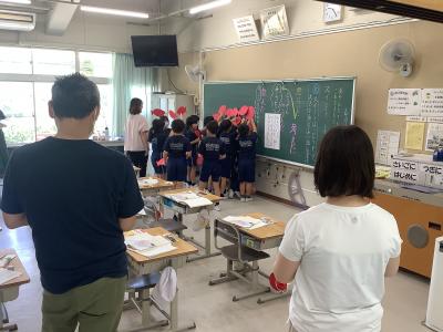 2年生の授業を参観する先生たち3