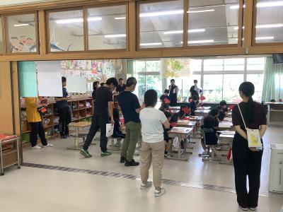 2年生の授業を参観する先生たち4
