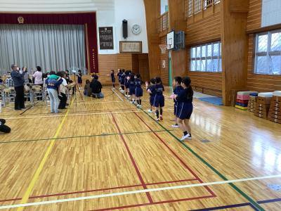 ダンスを踊る２年生