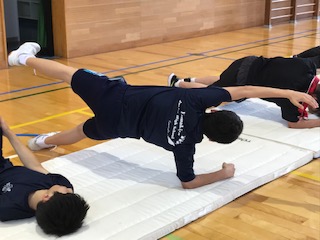 体力４